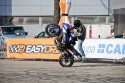 Stunt motocyklowy, jazda na stojaka