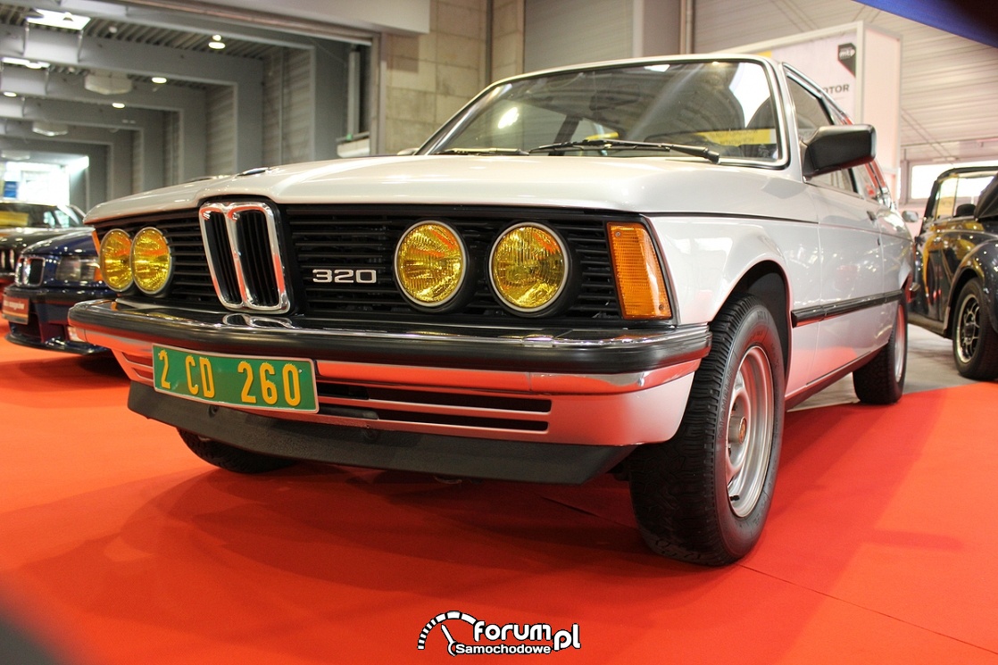 BMW E21 320, żółte światła