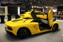 Lamborghini Aventador, bok