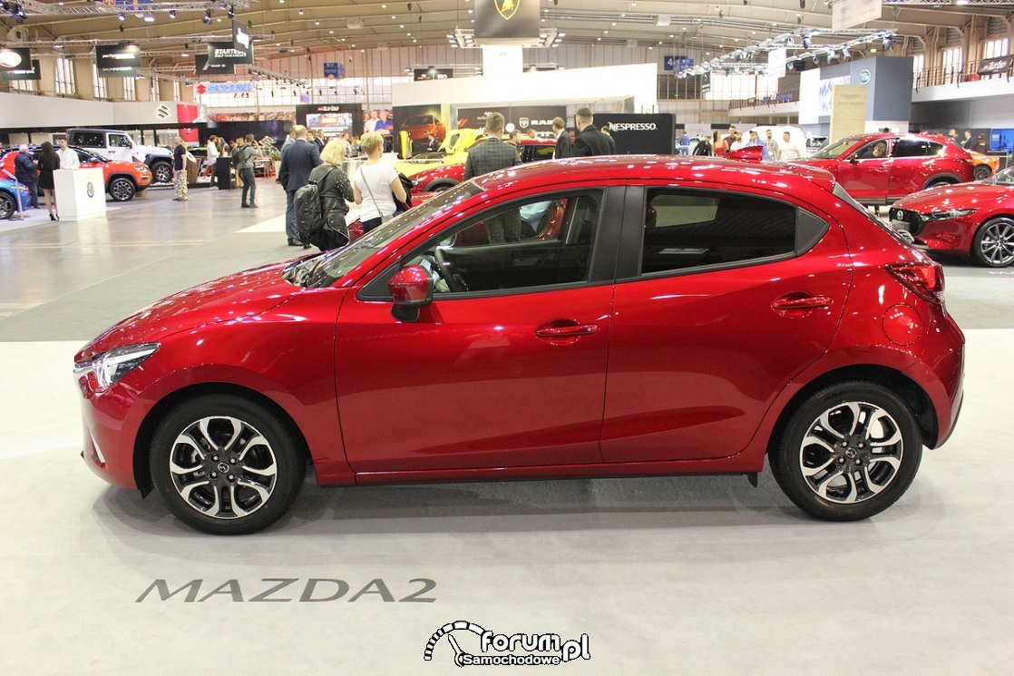 Mazda 2, bok