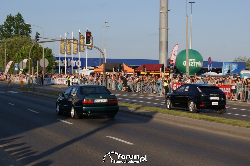 VW Vento vs Ford Focus