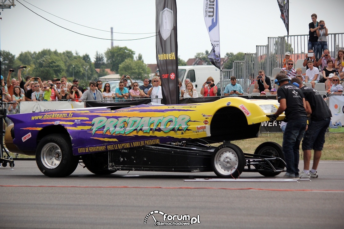 Dragster JET CAR Predator, zamykanie nadwozia przed startem