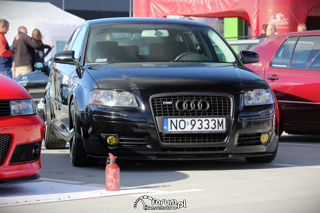 Audi A3 S-line, żółte halogeny