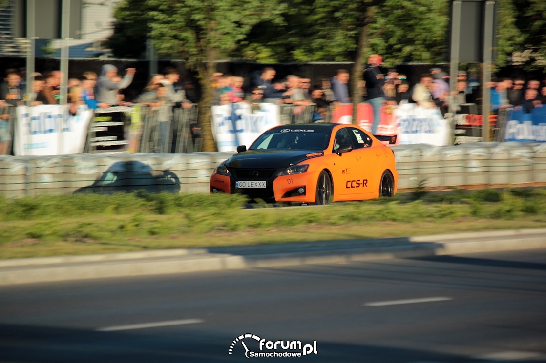 Lexus IS-F CCS-R, podczas wyścigu