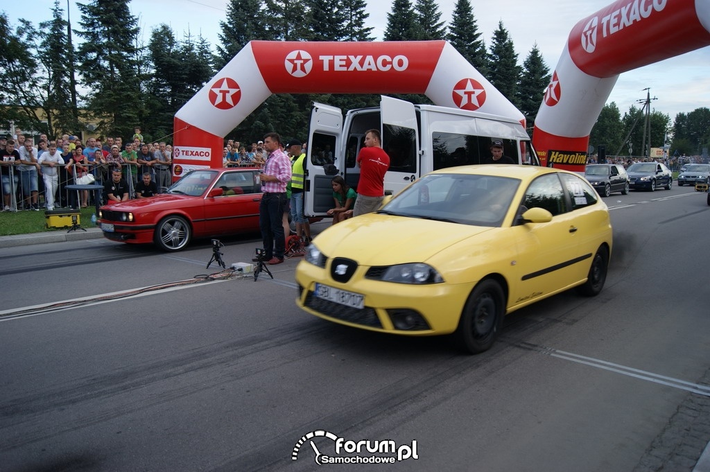 BMW serii 3 E30 vs Seat Ibiza IV