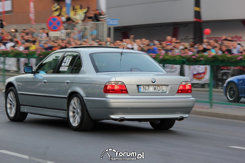 BMW 740 - 286 KM, 400 NM, 2