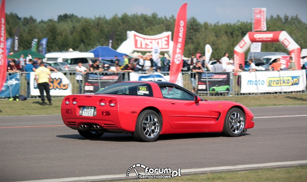 Chevrolet Corvette C5, bok