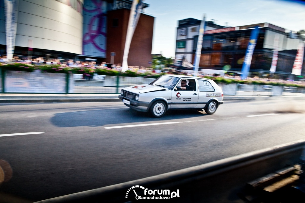 Volkswagen Golf - 300 KM, 499 NM