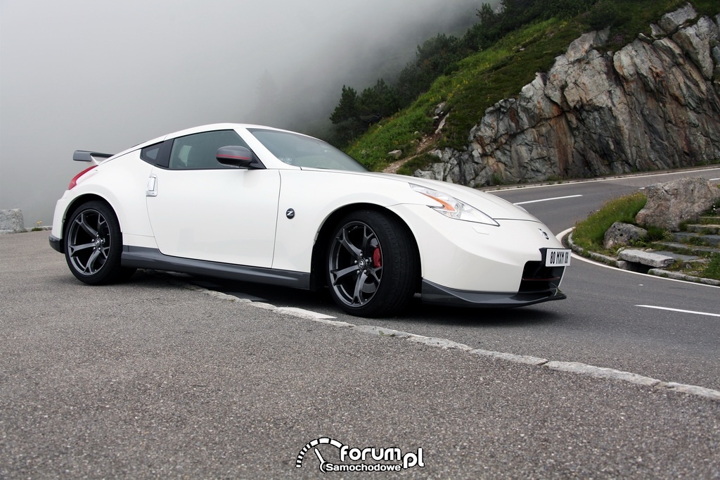 Nissan 370Z NISMO vs  WINGSUIT