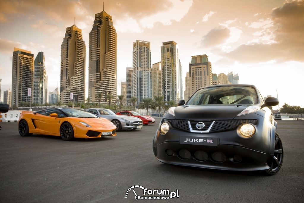 Nissan Juke-R vs supercar Dubai street challenge 2012, 2