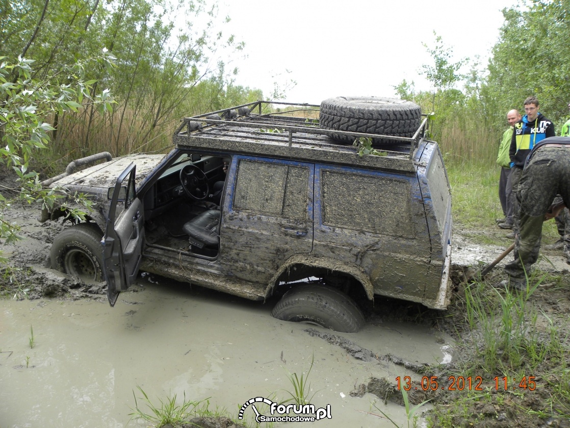 Jeep w błocie