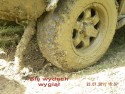 Jeep z wygiętym wydechem