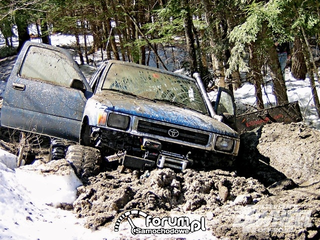 Off Road 4X4 Truck Whoops Toyota Truck Snow