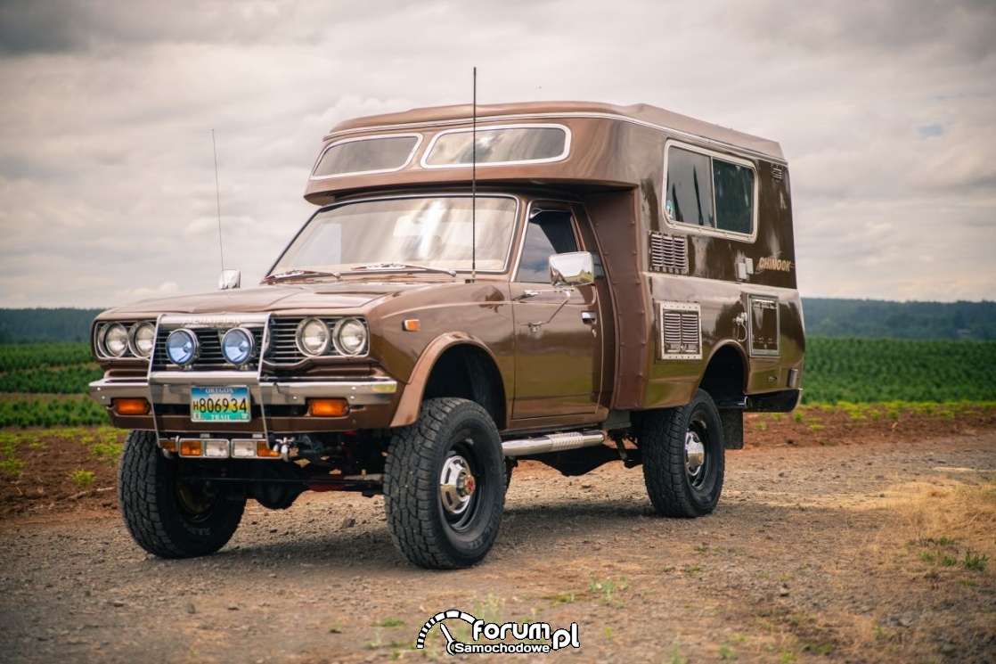 Toyota Hilux Chinook 4×4 – kamper przepustką do przygody