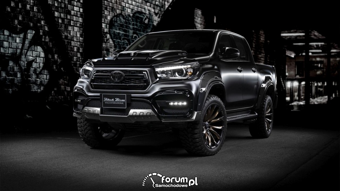 Toyota Hilux w nowej wersji Black Bison