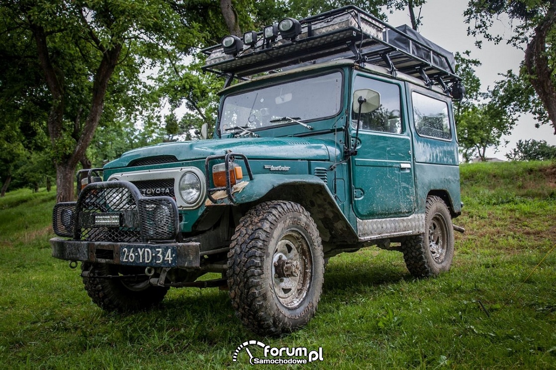 Toyota Land Cruiser FJ40, Off-road