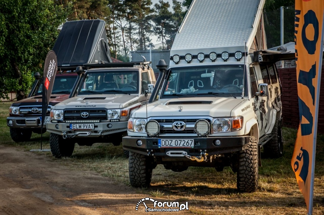 Toyota, przestrzeń do spania na dachu