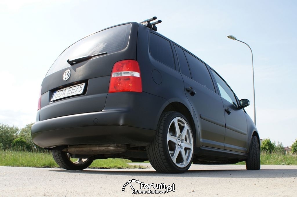 VW TOURAN CZARNY MAT