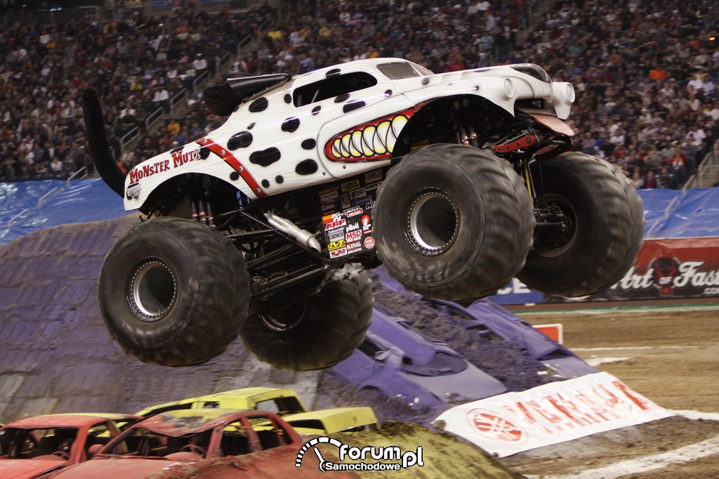 MONSTER MUTT® DALMATIAN - Monster Jam