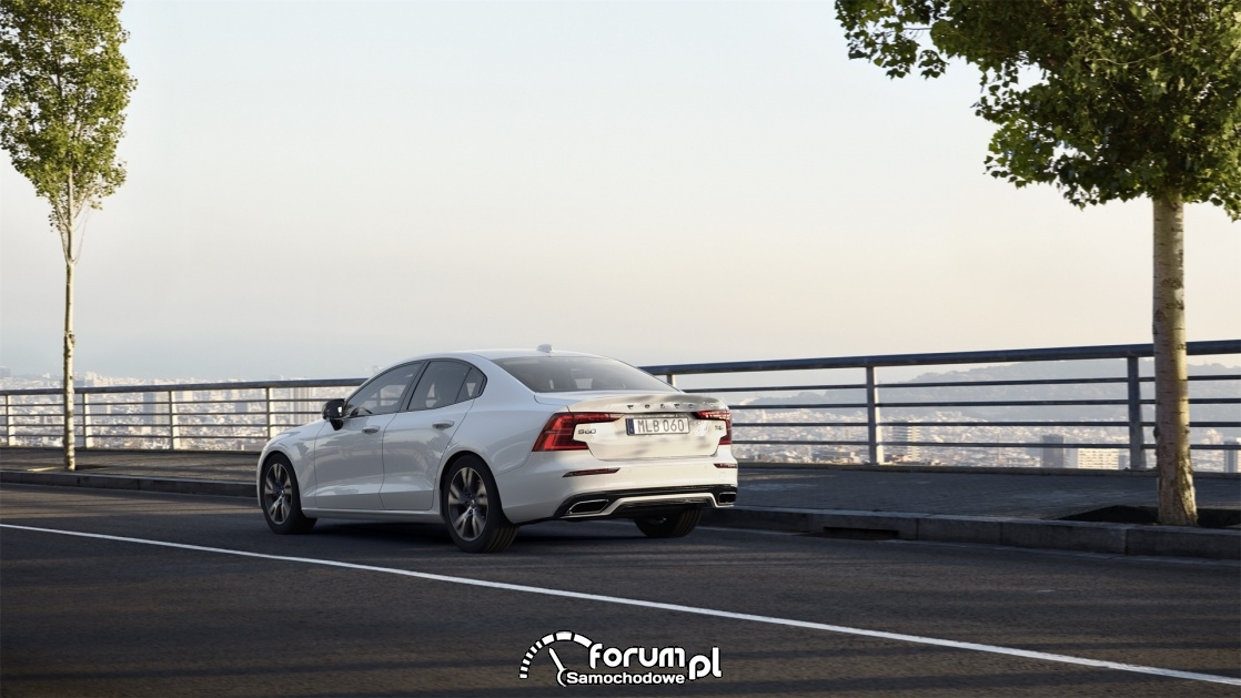 Volvo S60 T4 190 KM R-Design, tył