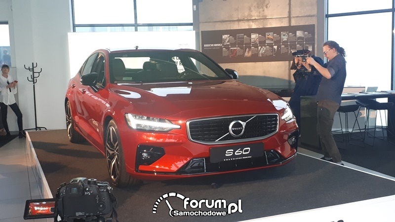 Volvo S60 T5 R-Design, premiera