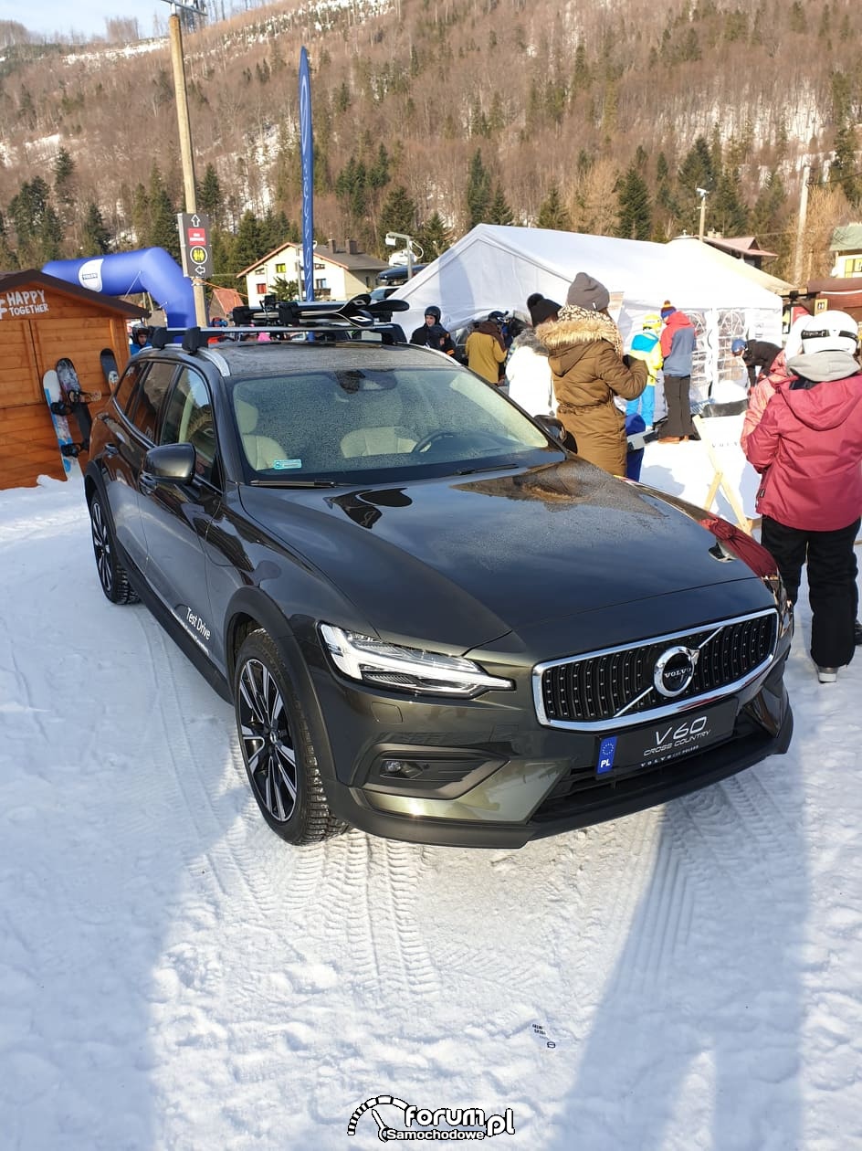 Volvo V60, narty na bagażniku dachowym zdjęcie Rom33