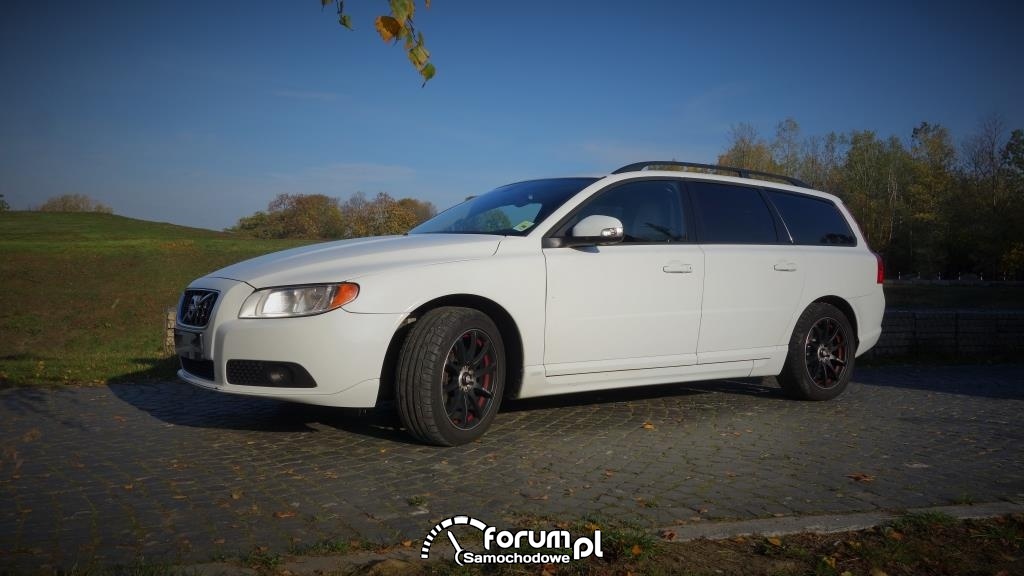 Volvo V70 D5 2010r. - bok