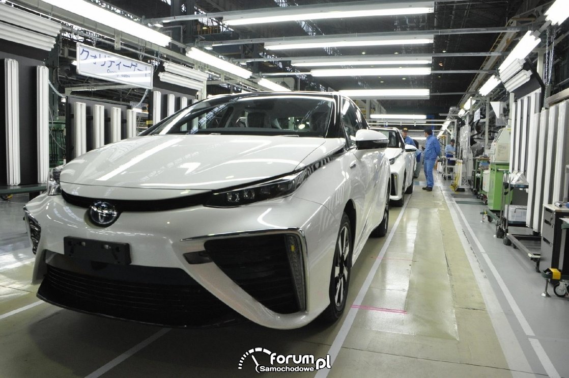 Linia produkcyjna wodorowej Toyoty Mirai