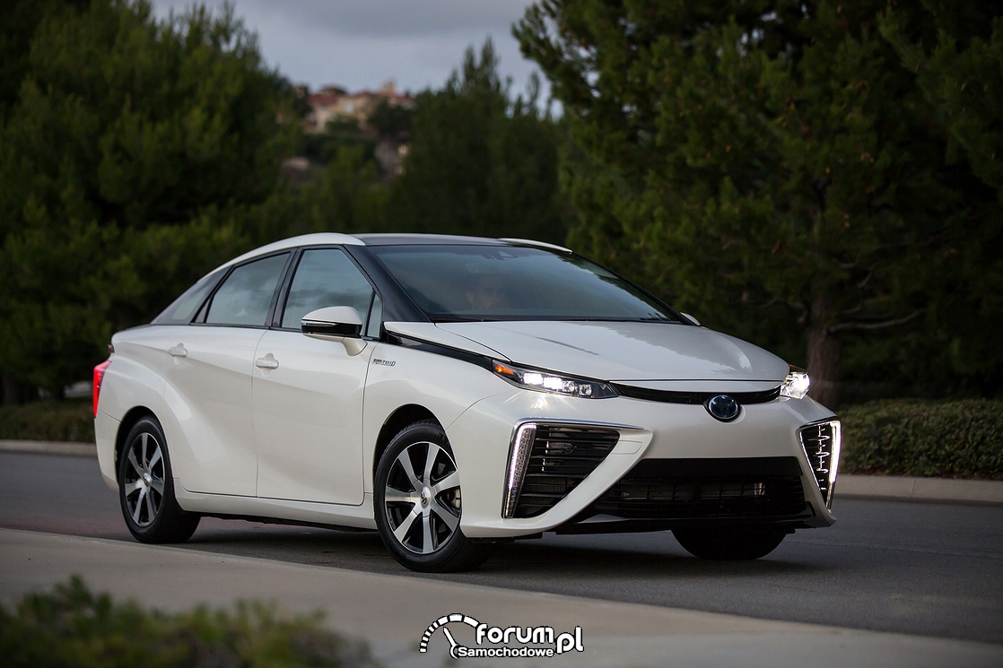 Toyota Mirai samochodem z przyszłości