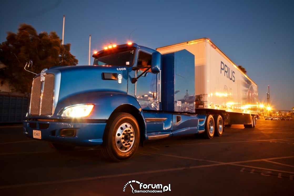 Wodorowa ciężarówka Toyoty na ulicach Los Angeles