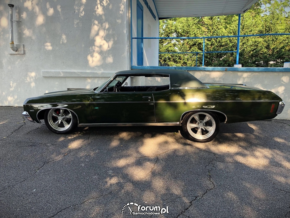 Chevrolet Impala 350, bok