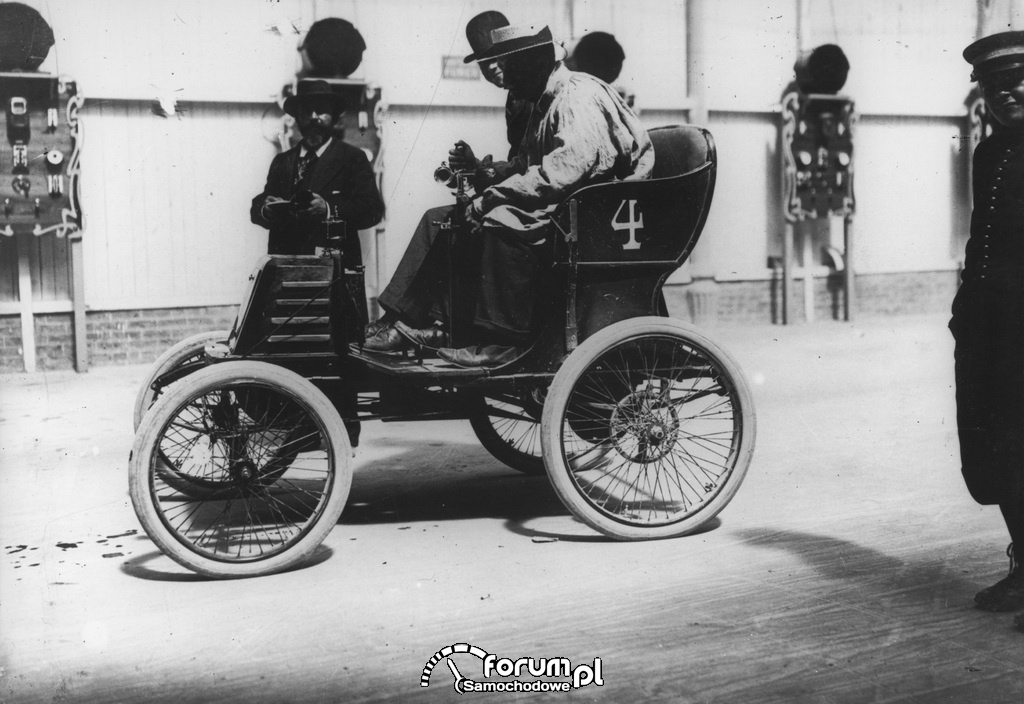 Renault Type A na wyścigach w Parc des Princes - 1900 r.