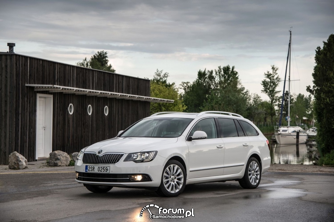 Skoda Superb kombi, 2014