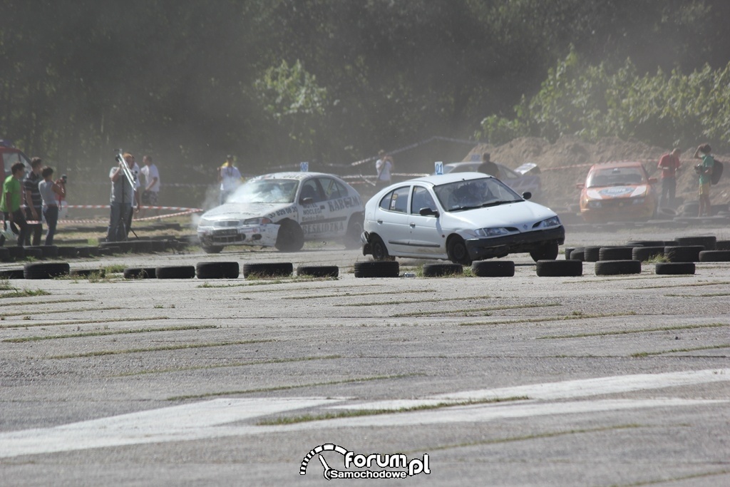 Wrak Race na płycie lotniska