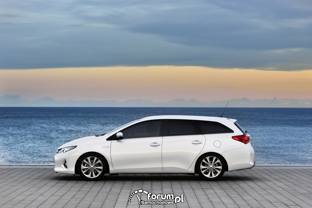 Toyota Auris Touring Sports Hybrid, bok