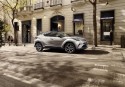 Toyota CH-R, 2016, samochód zaparkowany w centrum miasta