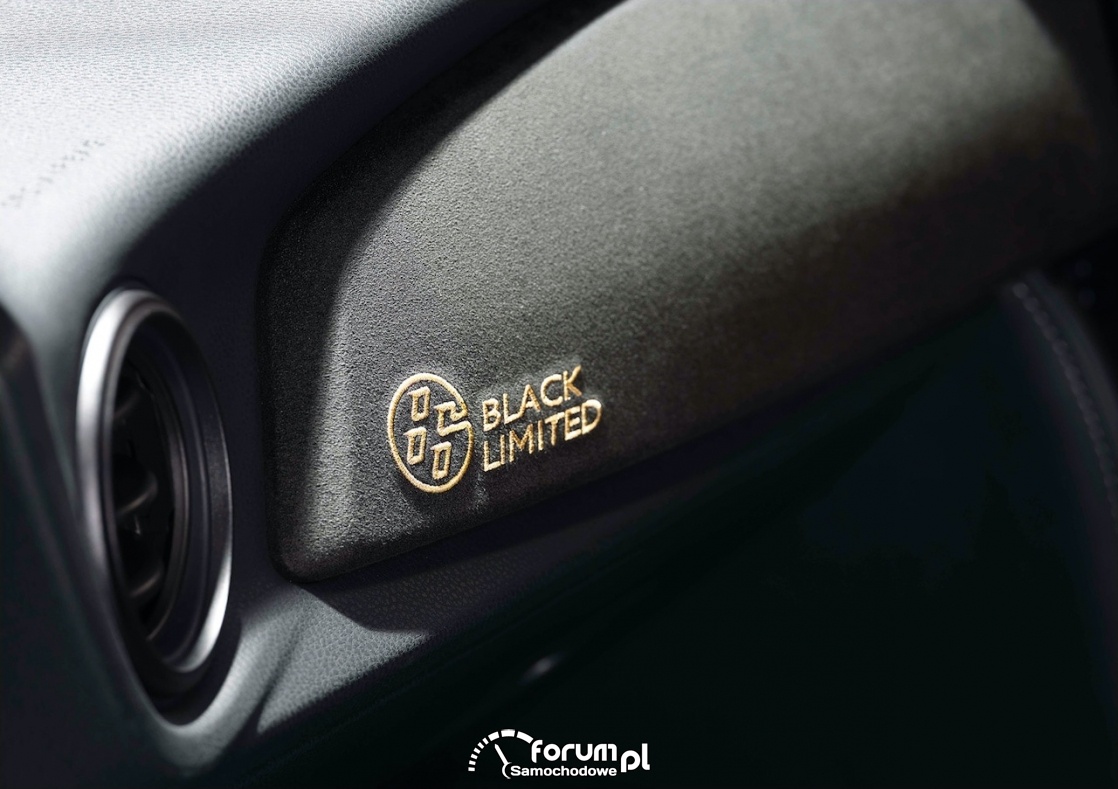 Toyota GT86 black limited, wyszywane logo