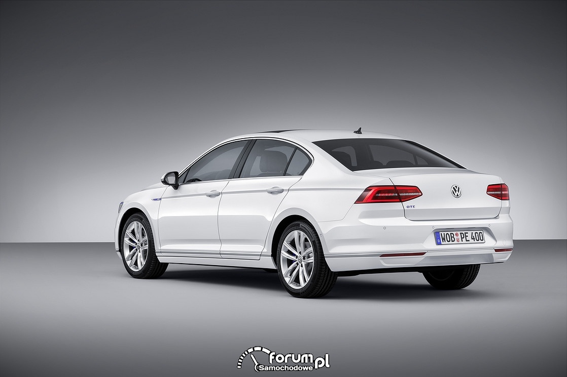 VW Passat GTE, tył