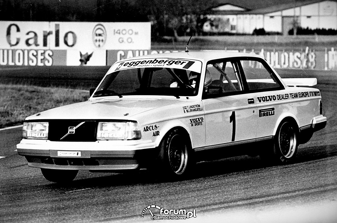 Volvo 240 Turbo "Latająca cegła"