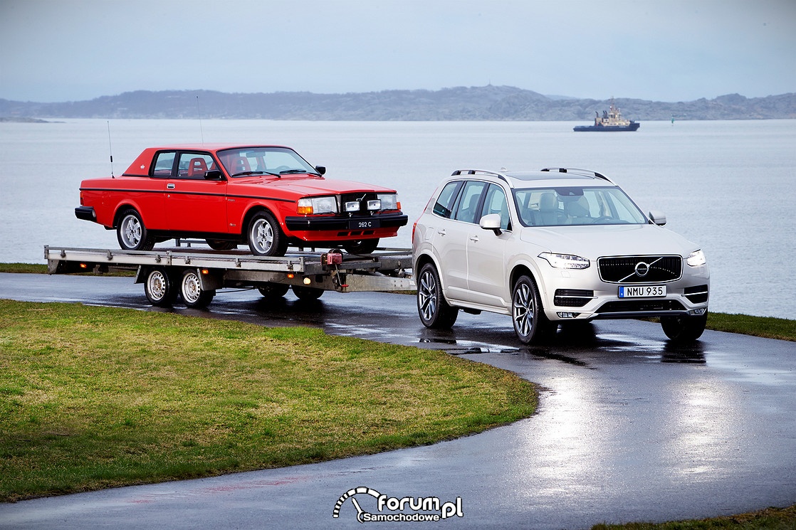 Unikat Volvo kabriolet 262C "Solaire" na Techno Classica