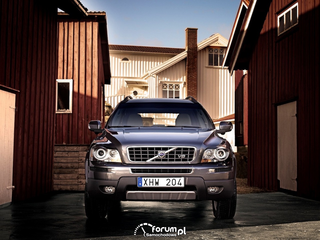 Volvo XC90 V8