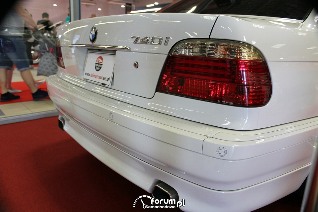 BMW 740i