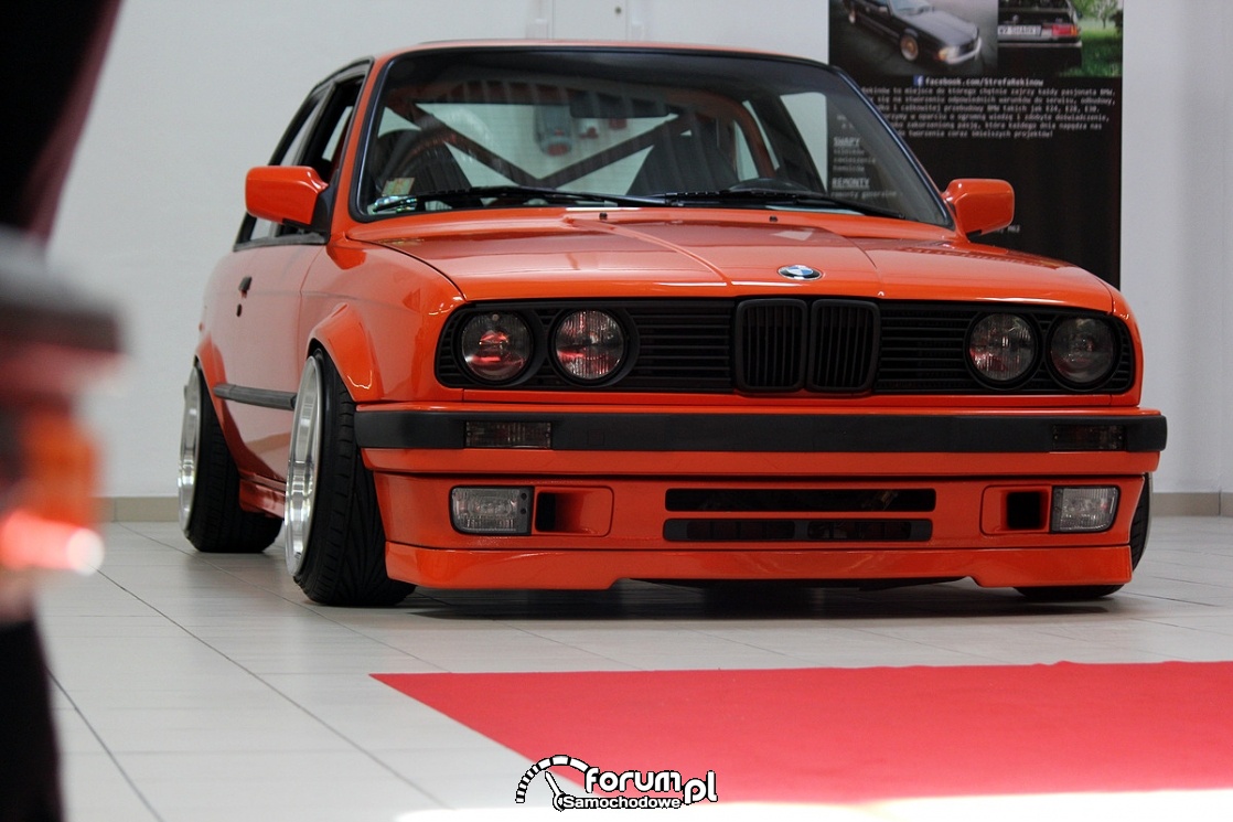 BMW E30 coupe