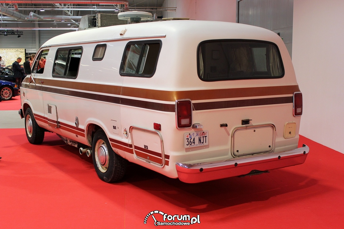 Dodge Explorer Van, tył