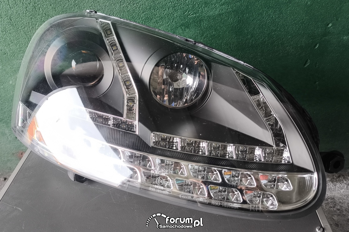 Lampy przednie (+DRL) BLACK VW GOLF 5  JETTA MK5 03-08