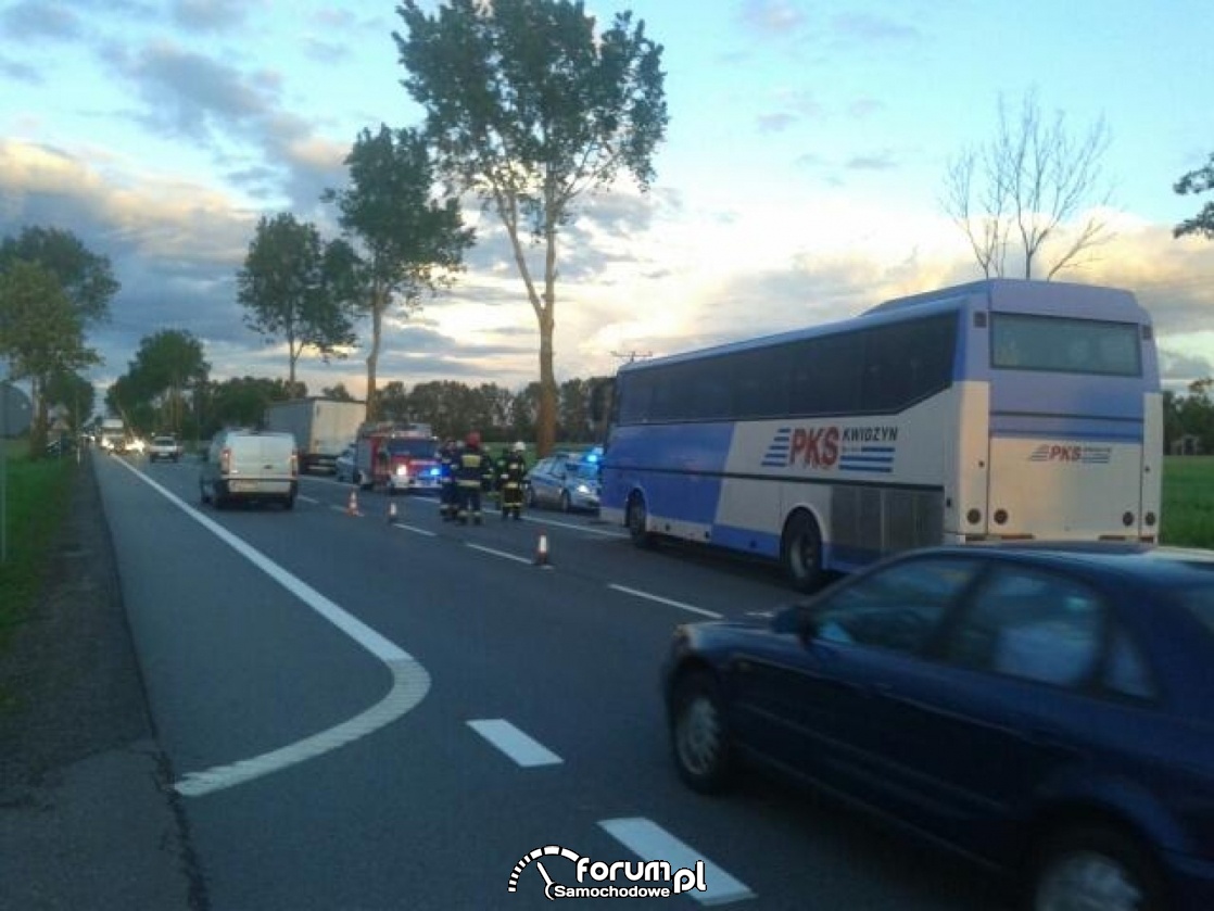 Wypadek autobusu z dziećmi