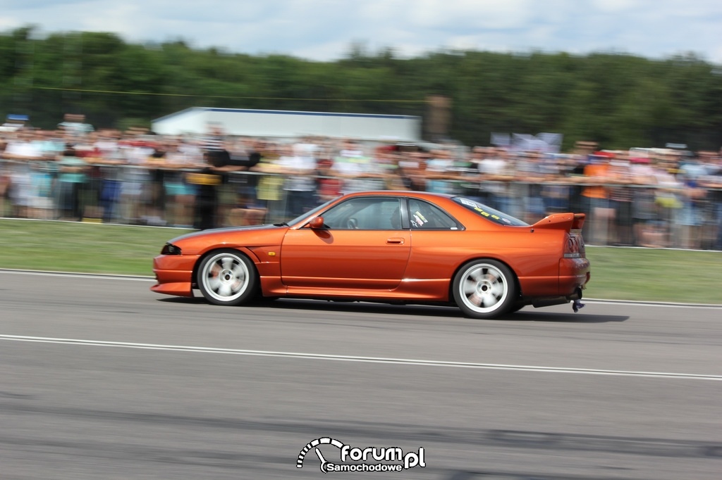 Nissan Skyline GTR, bok