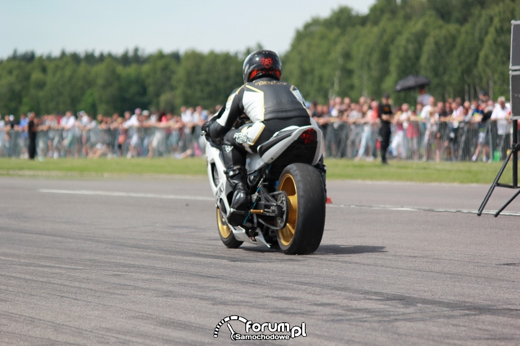 Suzuki GSX-R, przyspieszenie, tył