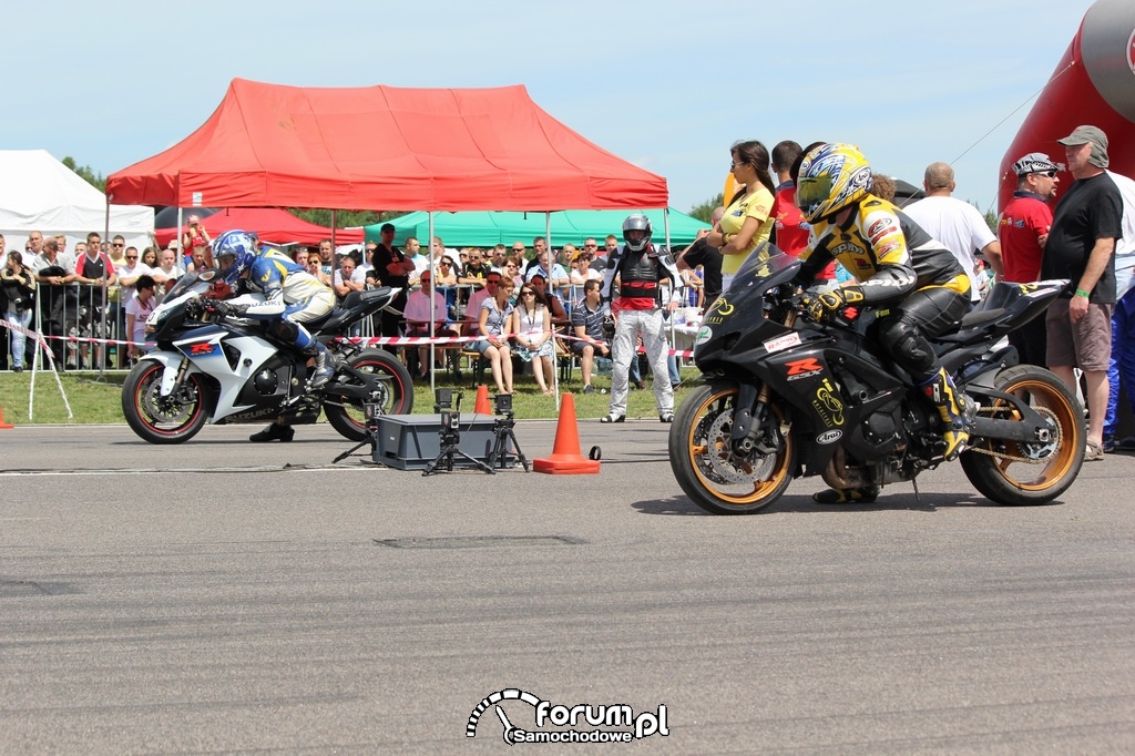 Suzuki GSX-R vs Suzuki GSX-R