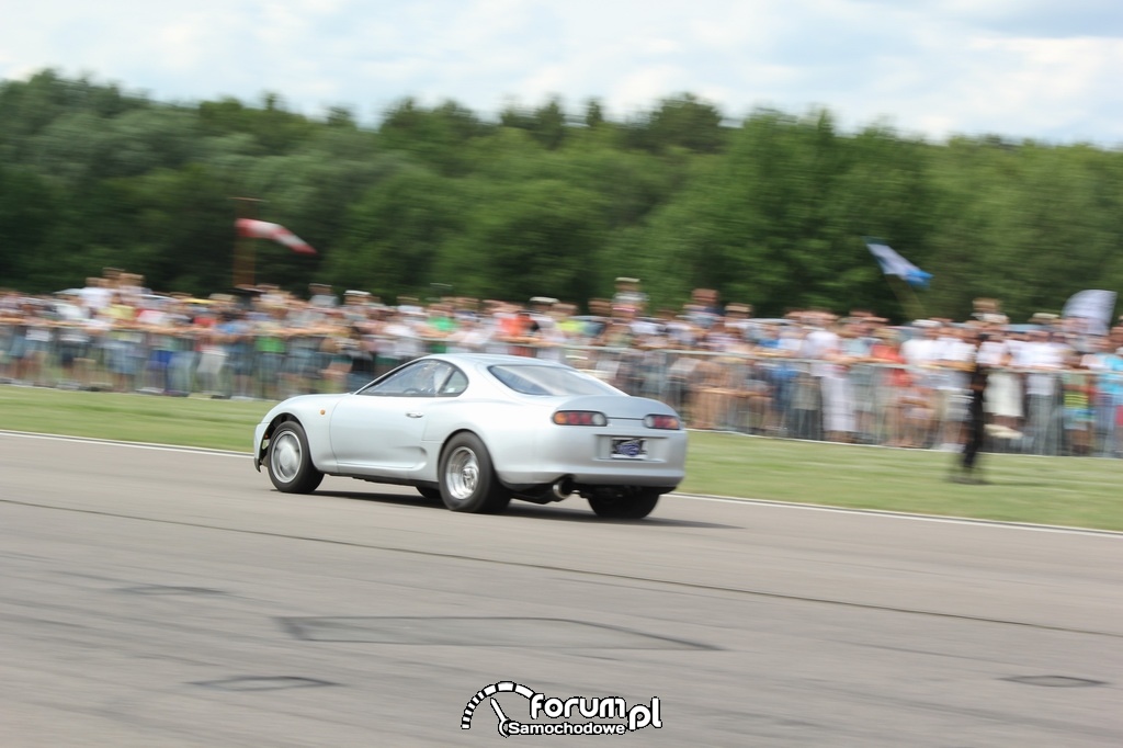 Toyota Supra, wyścigi równoległe, 2